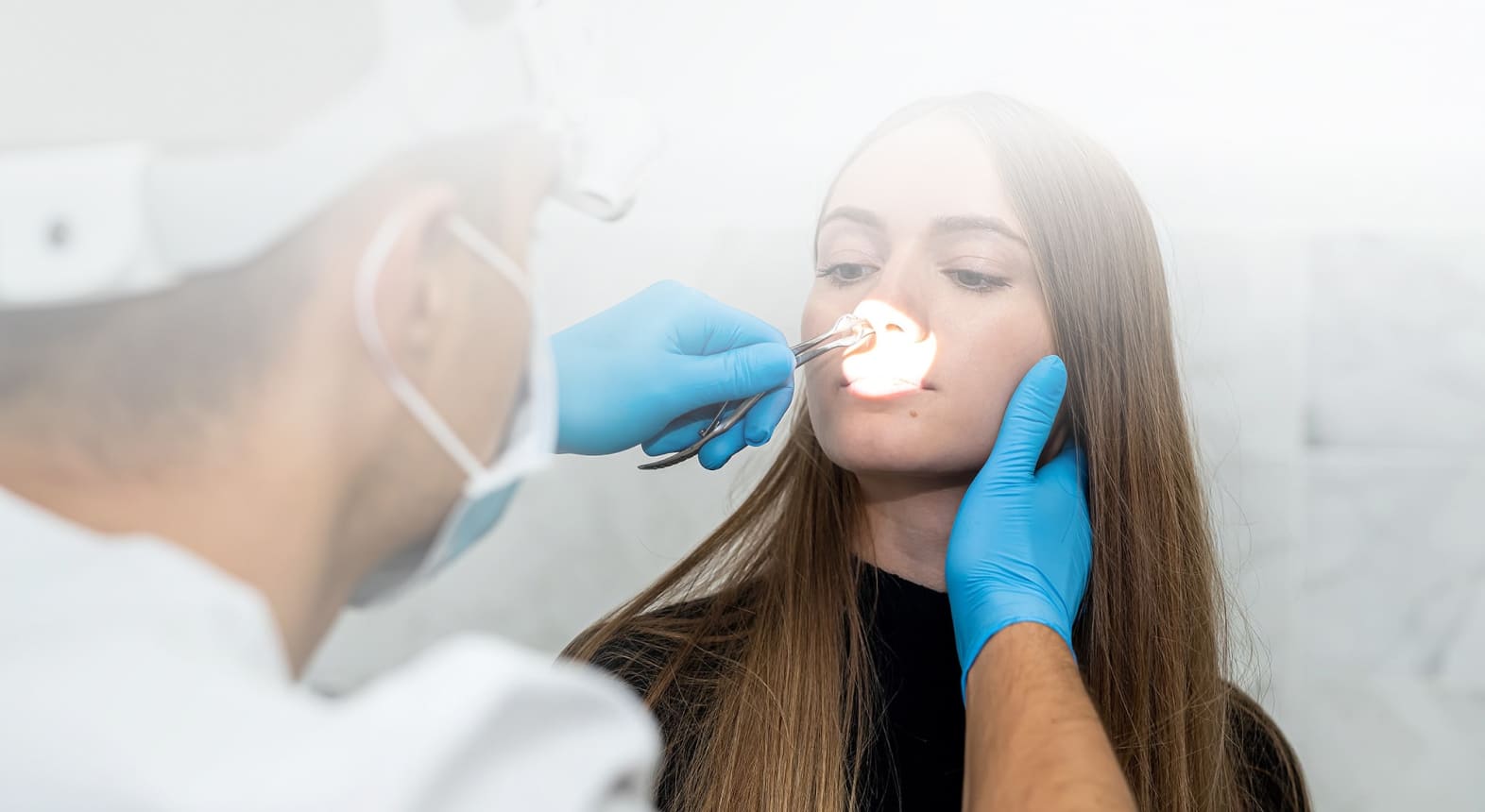 Вскрытие абсцедирующих фурункулов носа